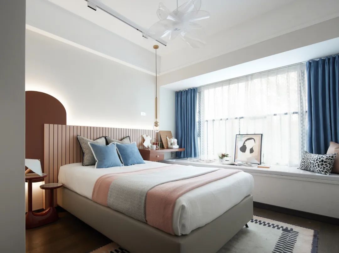 現(xiàn)代輕奢風格室內(nèi)設計家裝案例-次臥