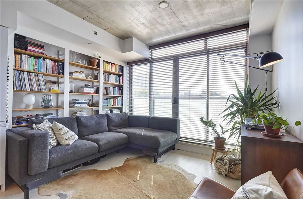 惠州市中洲中央公園現(xiàn)代簡(jiǎn)約風(fēng)格三居室裝修案例