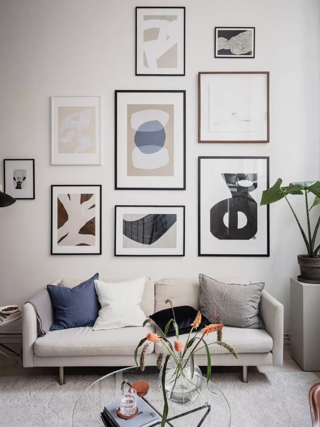 廣州裝修公司現(xiàn)代簡約風(fēng)格公寓裝修效果圖-客廳沙發(fā) 廣州裝修公司現(xiàn)代簡約風(fēng)格公寓裝修效果圖-客廳沙發(fā)