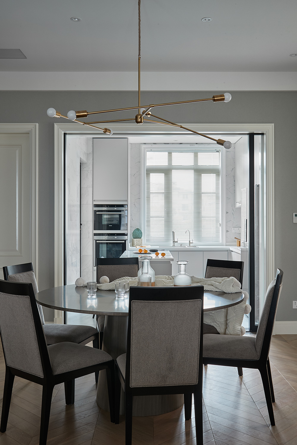 在起風(fēng)的季節(jié)心理向往著柔軟的裝飾設(shè)計(jì)，平凡地過(guò)著舒心的生活-餐廳