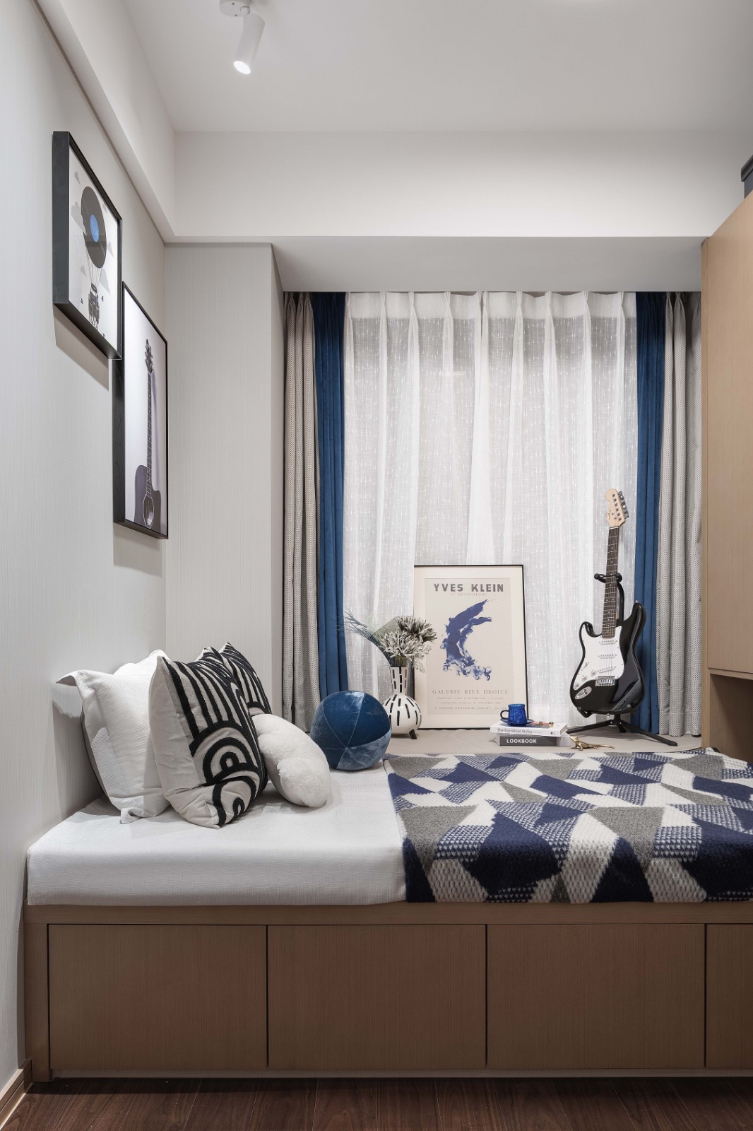 包豪斯風(fēng)格室內(nèi)設(shè)計(jì)家裝案例-書房 包豪斯風(fēng)格室內(nèi)設(shè)計(jì)家裝案例-書房