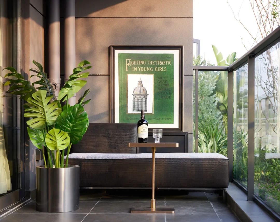 現(xiàn)代輕奢風格室內(nèi)設計家裝案例-陽臺