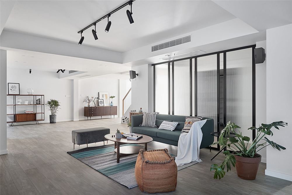 南寧市榮和中央公園北歐風(fēng)格別墅裝修案例