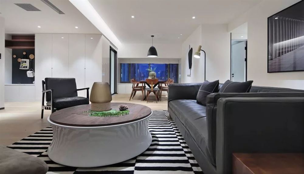 佛山市美的鷺湖森林度假區(qū)北歐風(fēng)格三居室裝修案例