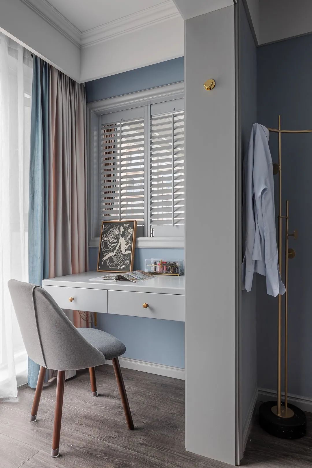 輕奢混搭風(fēng)格家裝設(shè)計室內(nèi)裝修效果圖-臥室梳妝臺