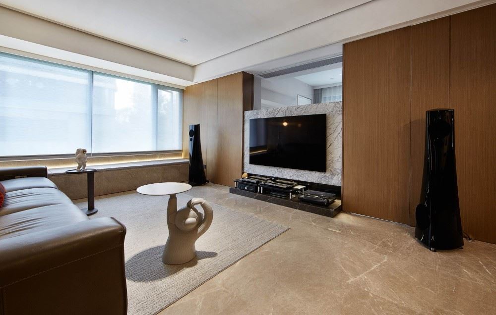 佛山市綠地熙江廣場現(xiàn)代簡約風(fēng)格三居室裝修案例