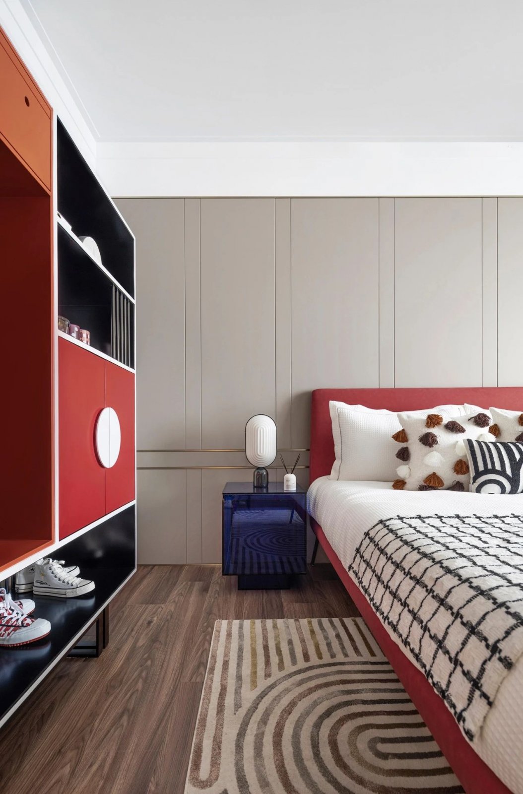 現代前衛(wèi)風格家裝設計室內裝修效果圖-主臥